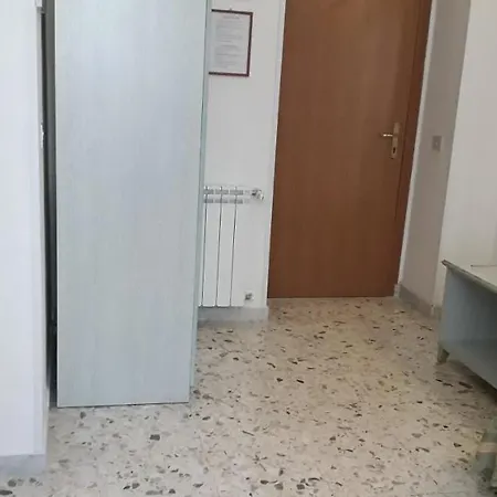 Pensión Gioia 2*